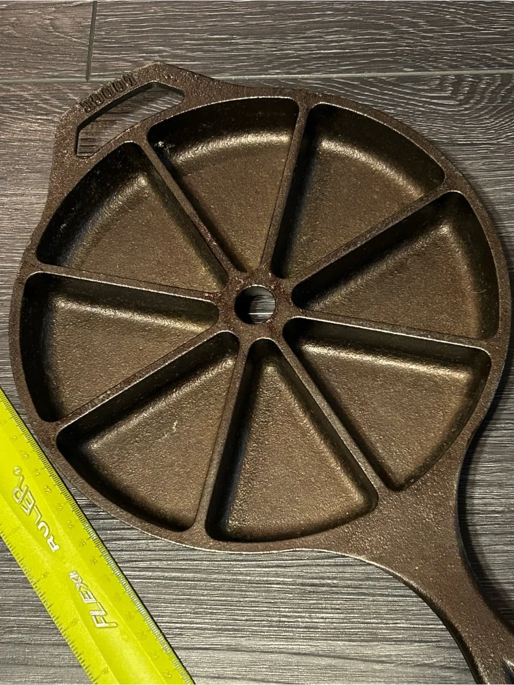 Cast Iron 8-Segment Skillet Pan - Black